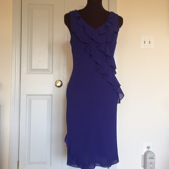 Semi formal dress - Picture 3 of 6